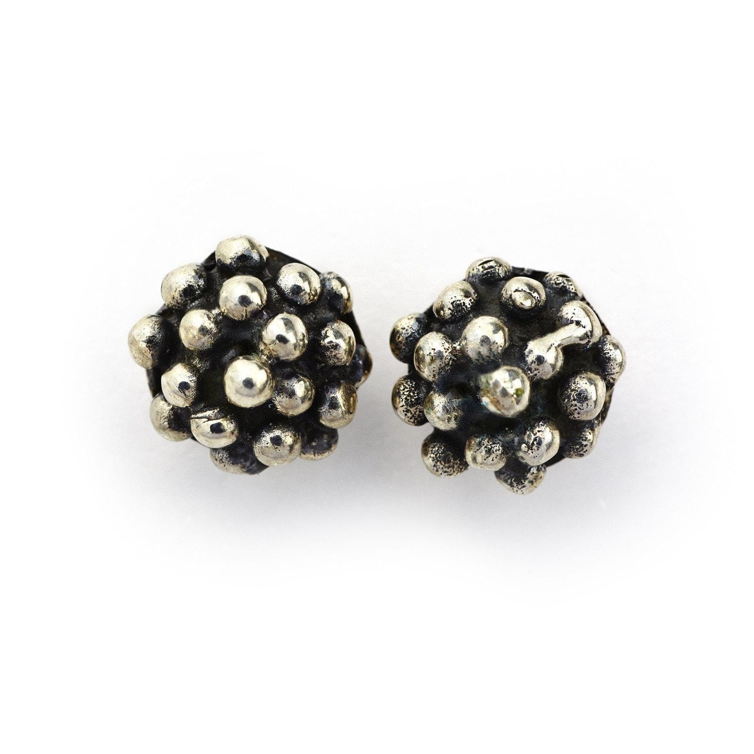 små sølv ørestikkere med sølv kugler new york