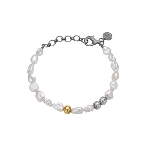 Smukt armbånd med perler og gulddetalje